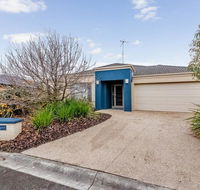 A TOUCH OF CLASS - PET FRIENDLY OUTSIDE ONLY - Southport Accommodation