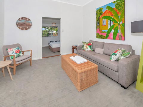 A Touch Of The Bahamas On McKenzie MK3 - Southport Accommodation 0