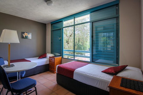 AAA Airport Albion Manor Apartments And Motel - Accommodation Southport 1