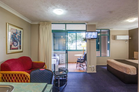 AAA Airport Albion Manor Apartments And Motel - Accommodation Southport 3