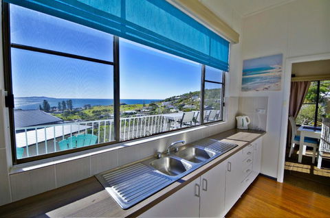 AAA Views, 2 View Street - Southport Accommodation 2