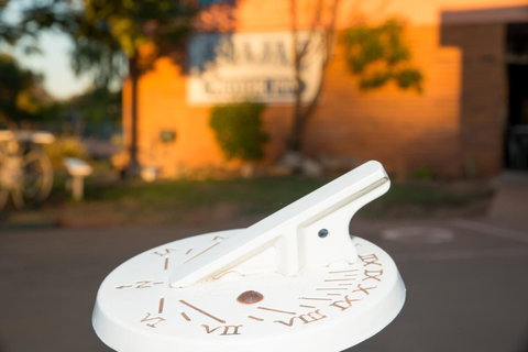 Abajaz Motor Inn - Accommodation Southport 0