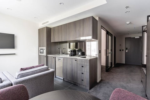 Abode Belconnen - Accommodation Southport 3