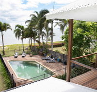 ABSOLUTE BEACHFRONT BLISS  NEWELL BEACH - Southport Accommodation