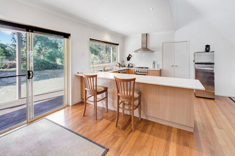 Acacia Lakehouse - The Lake At Your Doorstep - Southport Accommodation 3