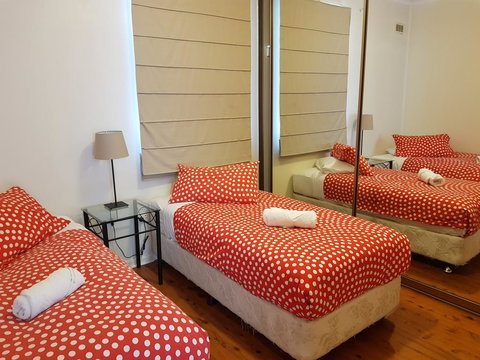 Accommodation Sydney North Shore: Frenchs Forest 3 Bedroom House - Accommodation Southport 3