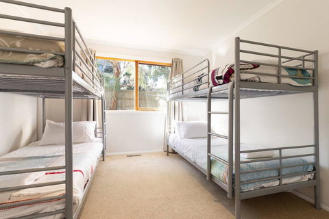 Acqua Vista - Water View, Fireplace, Walk To Beach - Accommodation Southport 2