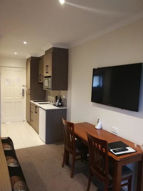 Addison Motor Inn - Accommodation Southport 3