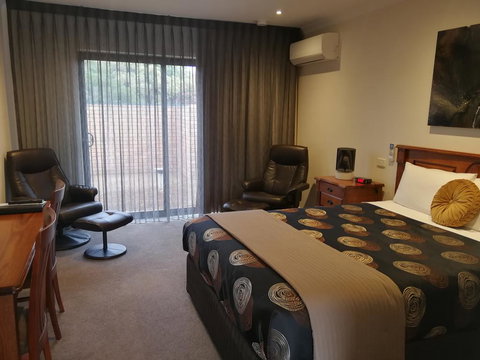 Addison Motor Inn - Accommodation Southport 2