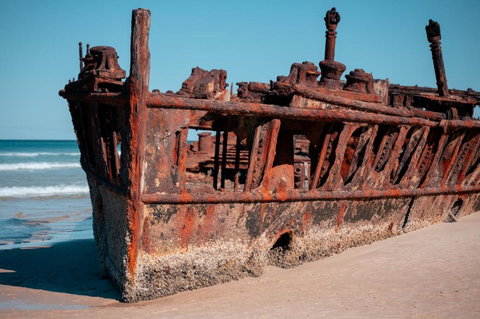 E.V. - Eurong Beach Villa - Accommodation Southport 1