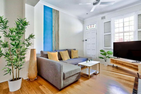 Gorgeous 2 Bedroom House Ultimo 2 E-Bikes Included - Southport Accommodation 1