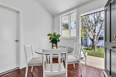 Gabba Central 2 Separate Homes 1 Block 6 Bdrms - Accommodation Southport 4