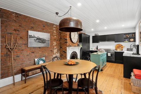 Gable House Geelong - Southport Accommodation 3