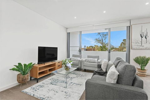 GLAD3 Gladesville Getaway Bright & Contemporary - Accommodation Southport 0