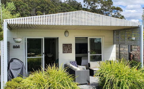 Goat Island Bungalow - Southport Accommodation 3