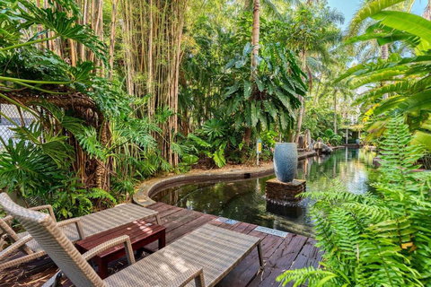 In The Tropics Balcony Oasis At The Beach Club - Accommodation Southport 2