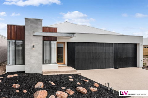 Indented Heads Beach House - Accommodation Southport 0