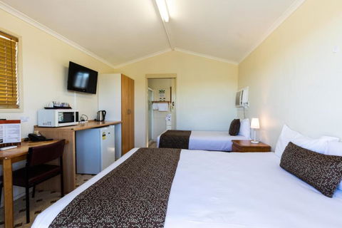 Hotel Settlers - Southport Accommodation 2