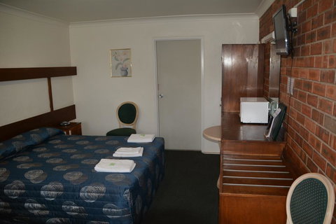 Adrian Motel - Accommodation Southport 3