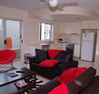 Adrift 5B Scott Street - Southport Accommodation
