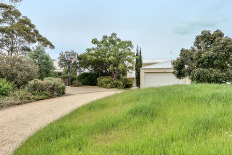 Aegina - Accommodation Southport 3