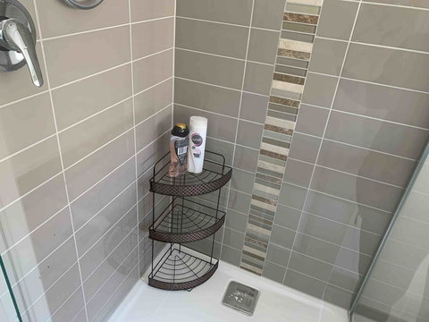 AHA Family Holiday House With Huge Backyard - Accommodation Southport 3