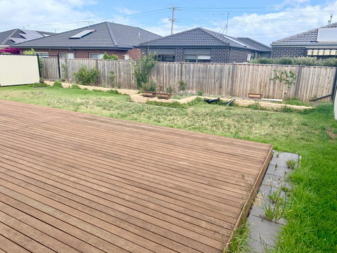 AHA Family Holiday House With Huge Backyard - Accommodation Southport 1