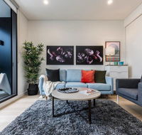 Air Conditioned One Bedroom with Pool Close To CBD - Southport Accommodation