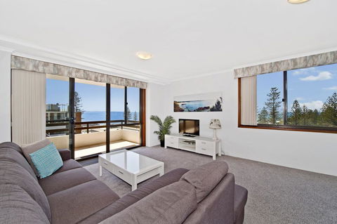 Akuna 18 6 Joffre Street - Southport Accommodation 0
