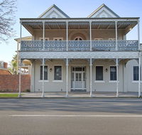 Albury Suites - Waterstreet - Southport Accommodation