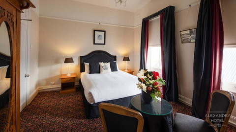 Alexandra Hotel - Accommodation Southport 1