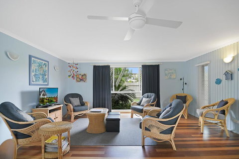 Allamanda Sands - 23 Oriole Avenue - Accommodation Southport 2