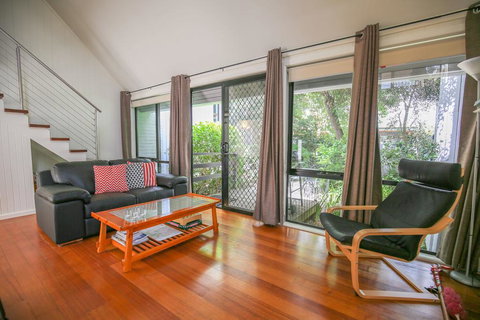 Allambie Cottages - Villa 2 - Accommodation Southport 1