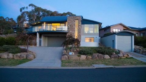 Alpine Air - Accommodation Southport 0