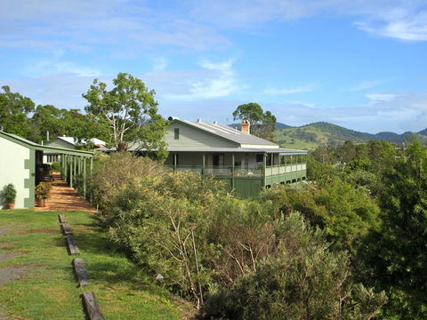 Amamoor Lodge - Southport Accommodation 0
