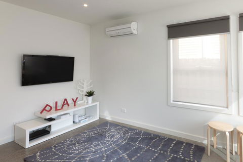 Amaroo - Southport Accommodation 3