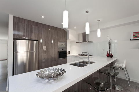 Amaroo - Southport Accommodation 2