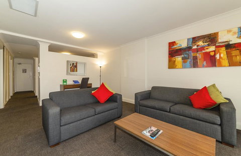 Amazing Accommodations: St Kilda - Accommodation Southport 3