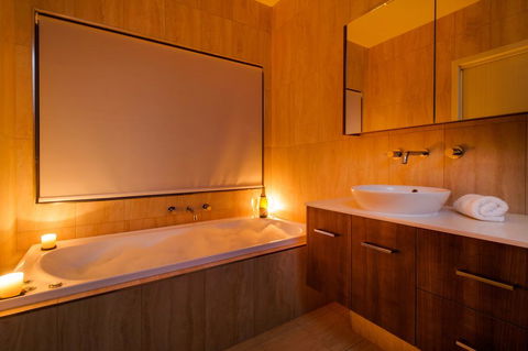 Ana Mandara Luxury Bed & Breakfast - Southport Accommodation 3