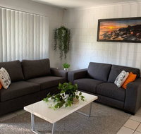 Andergrove Home with a Garden View-Wi-fi  Netflix