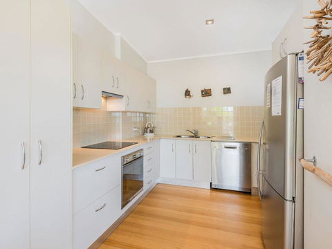Angourie Blue 7- Stroll To Surfing Beaches. - Southport Accommodation 3