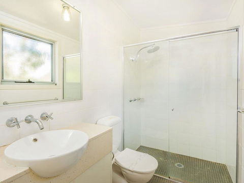 Angourie Blue 7- Stroll To Surfing Beaches. - Southport Accommodation 1