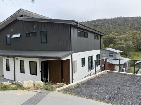 Aniyah Chalet - Accommodation Southport 0