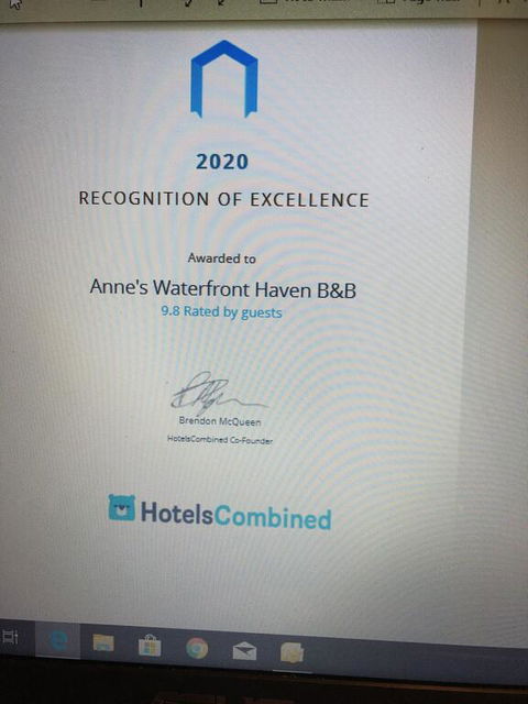 Anne's Waterfront Haven B&B - Accommodation Southport 1