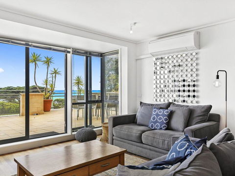APARTMENT 12 PACIFIC APARTMENTS- Across From The Pier - Southport Accommodation 2