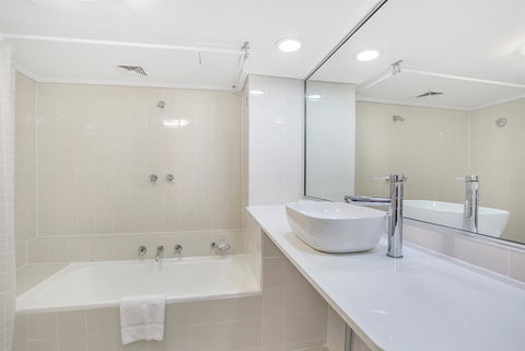 Apartment At College St - Accommodation Southport 3