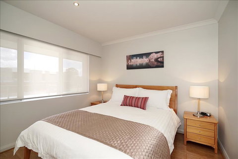 Applecross Riverside Apt - Accommodation Southport 2