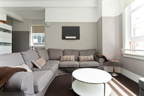 Apt - Sunny With Views - Accommodation Southport 0