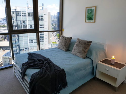 Aqua Newstead Apartment - Accommodation Southport 1