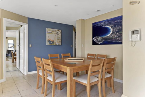 Aqua Shores Award Winning Apartment - Accommodation Southport 2